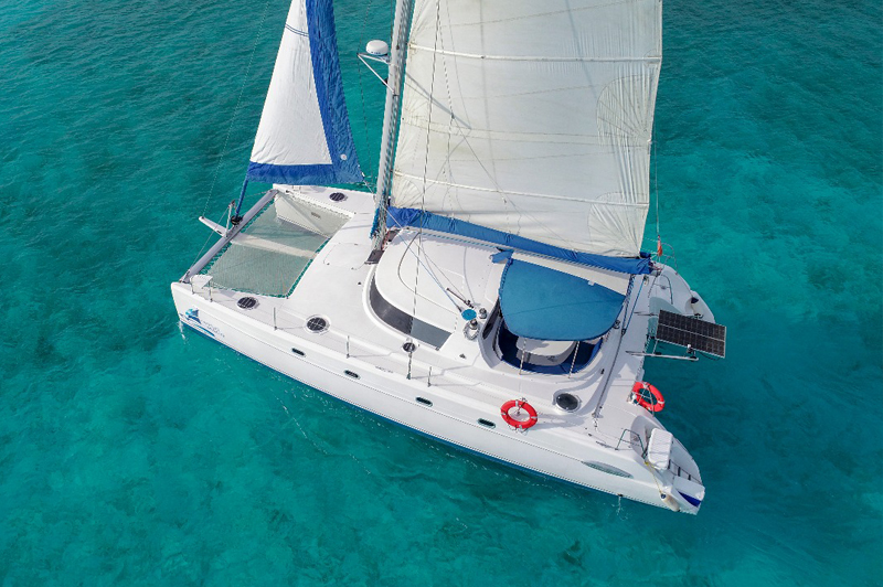Lagoon 380, Moonshadow